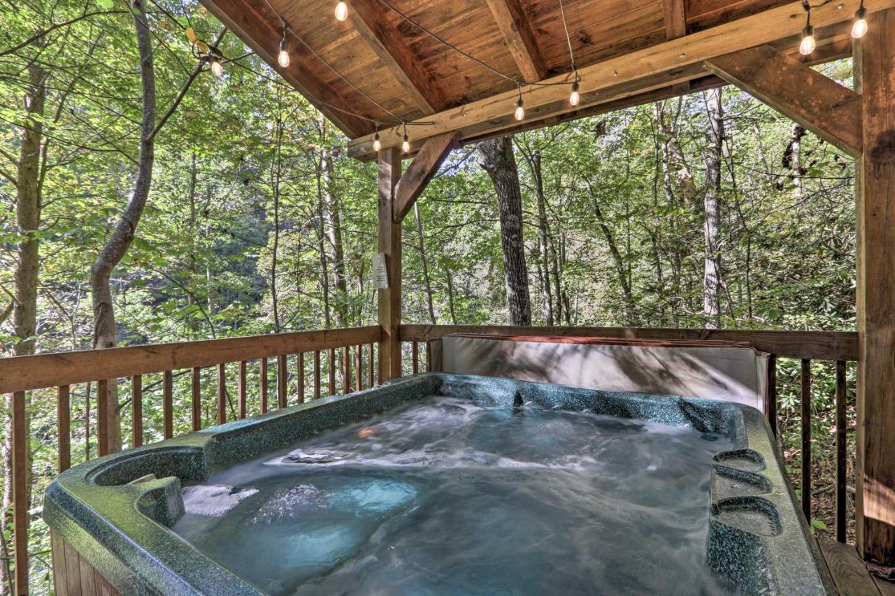 Cabin With Hot Tub And Deck, 3 Mi To Pigeon Forge Sevierville Exterior foto