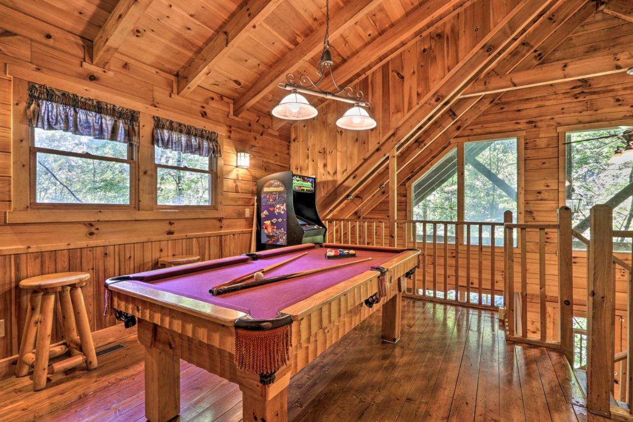 Cabin With Hot Tub And Deck, 3 Mi To Pigeon Forge Sevierville Exterior foto