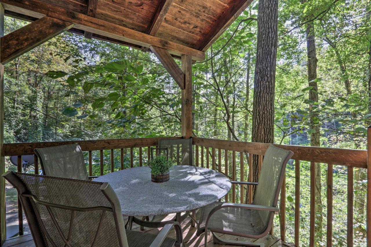 Cabin With Hot Tub And Deck, 3 Mi To Pigeon Forge Sevierville Exterior foto
