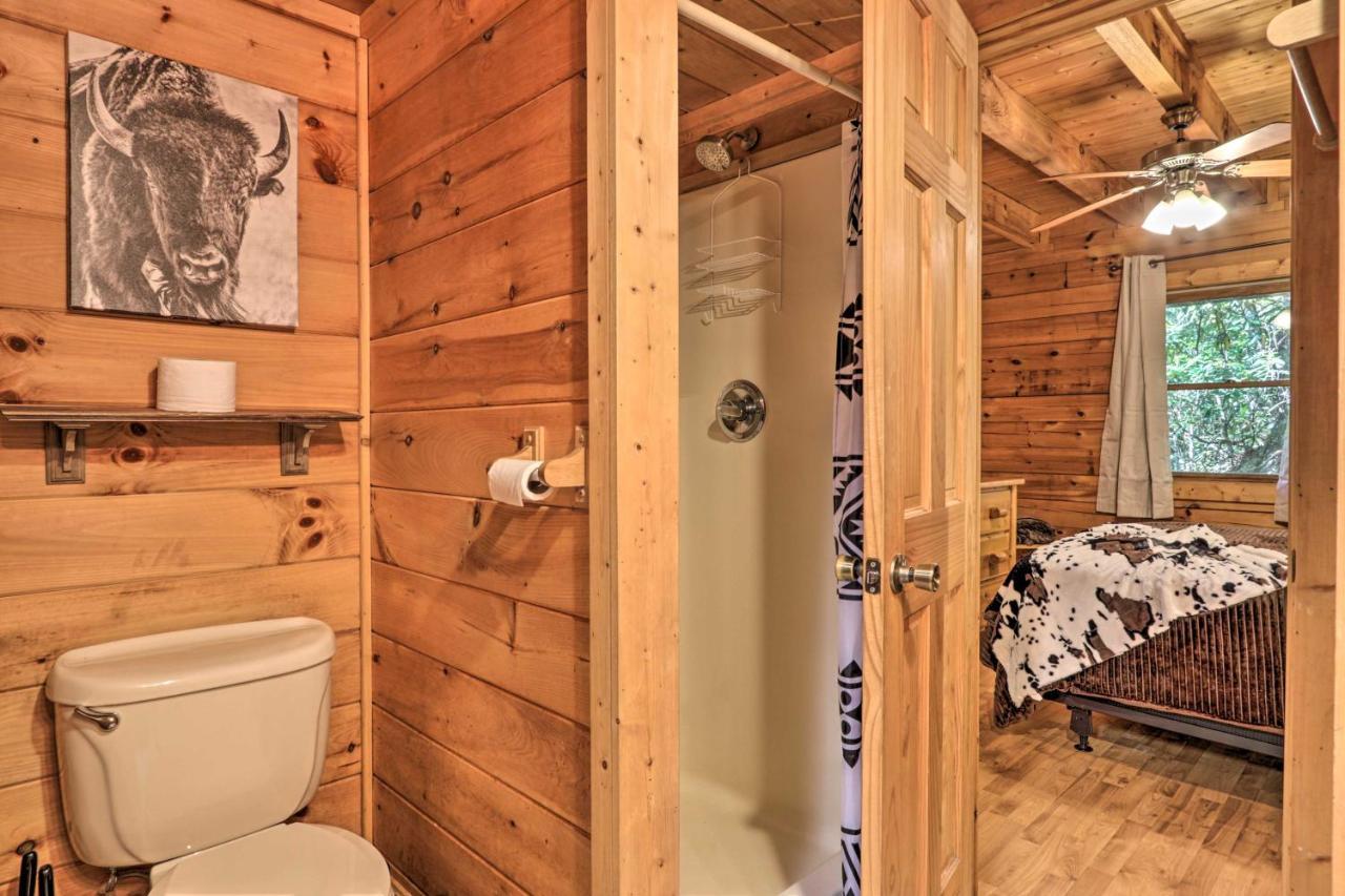 Cabin With Hot Tub And Deck, 3 Mi To Pigeon Forge Sevierville Exterior foto